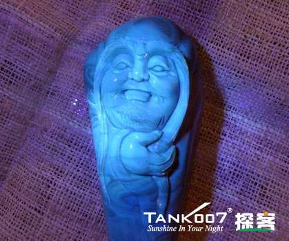 網上（shàng）用紫光手（shǒu）電鑒定琥珀的帖子這麽多，哪個是真假？