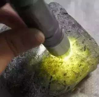 用什麽手電筒看種水可靠?