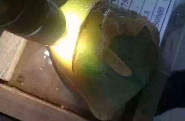 用什麽手電筒看種水可靠?